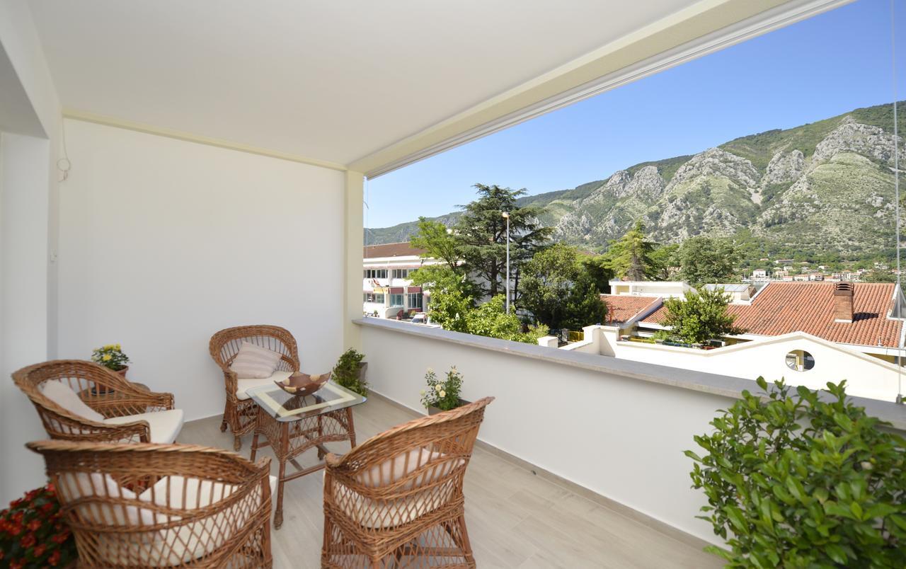 P&I Apartments Jadranska 74,Dobrota โกตอร์ ภายนอก รูปภาพ