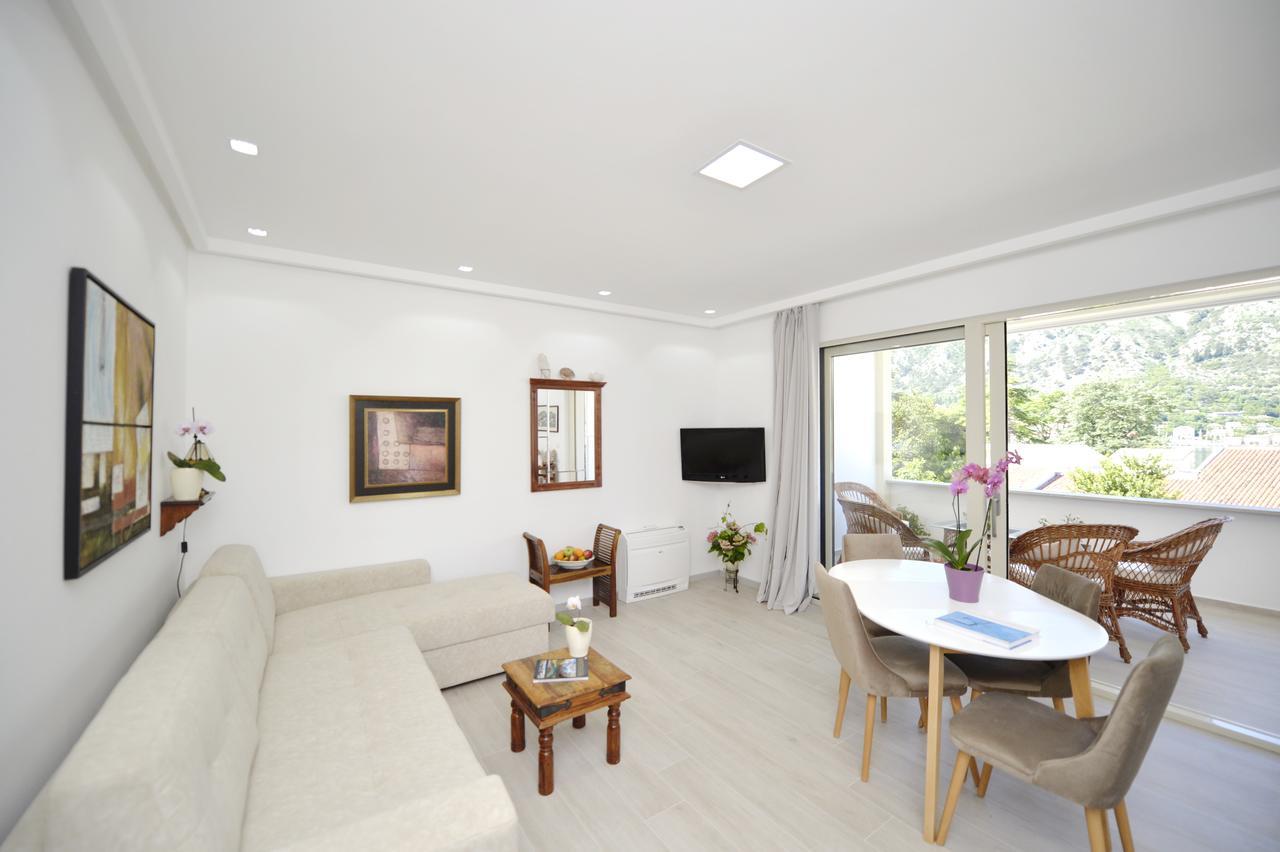 P&I Apartments Jadranska 74,Dobrota โกตอร์ ภายนอก รูปภาพ